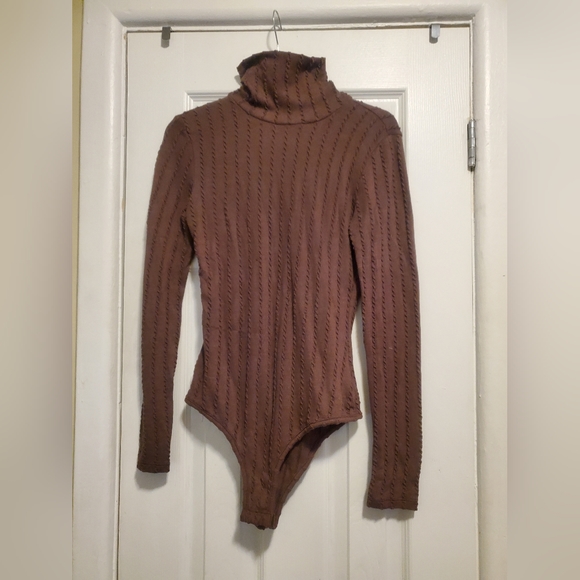 BROWN TURTLENECK BODYSUIT - Picture 3 of 3